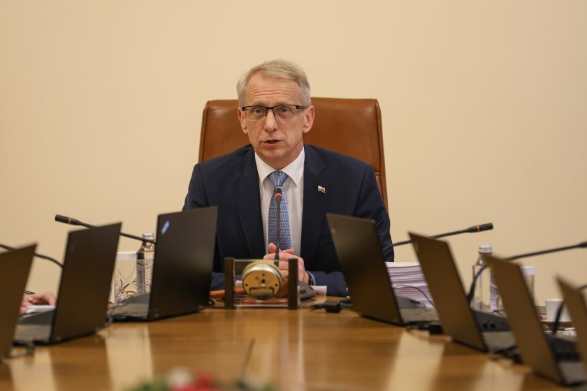 Başbakan Denkov istifasını sundu