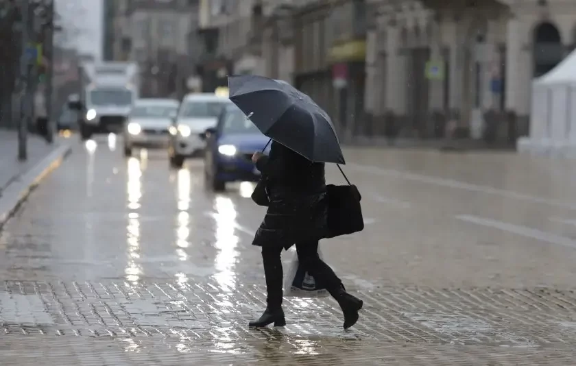 Код жълто за проливни валежи в Западна България днес
