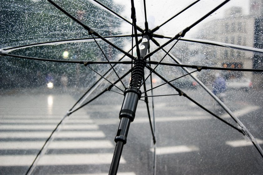Значителни валежи и чувствително понижение на температурите