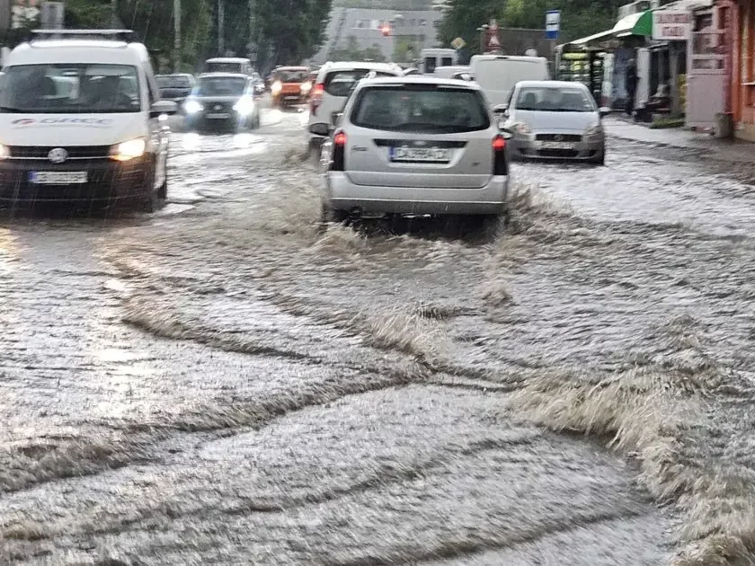 Flooded kindergartens, underpasses, stranded cars after downpour in Sofia