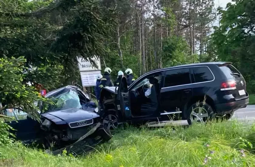 A car of the National Service for Protection, in which co-chair of ‘We Continue the Change’, Kiril Petkov, was travelling, crashed near Aksakovo (update)