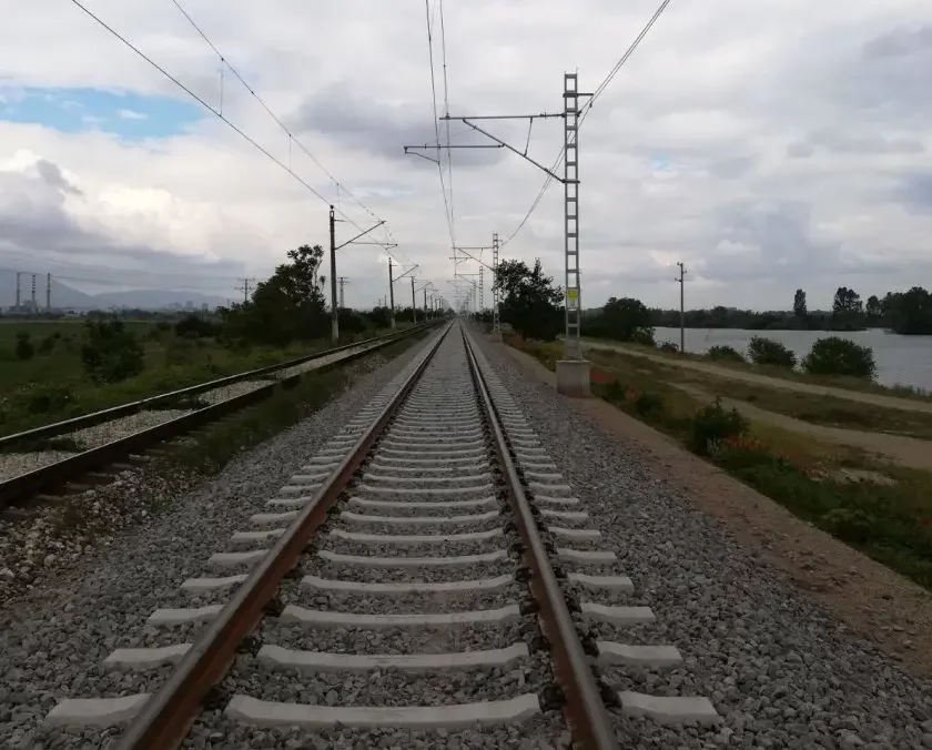 Trains cancelled and delayed due to damage in overhead electric lines at Poduyane station in Sofia