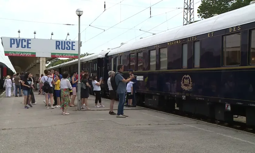 Legendary train "Orient Express" made a stop in Bulgaria's Ruse and Varna (update)