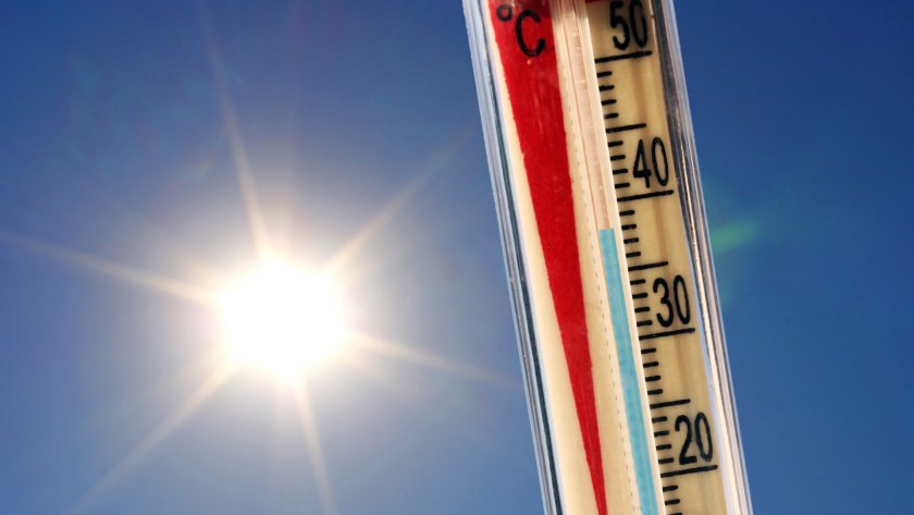 Докога и в кои райони на страната ще има опасно високи температури?