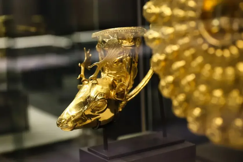 Copy of Panagyurishte Gold Treasure on display in Bourgas.(see pictures)