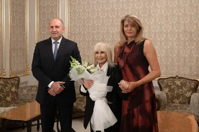 Bulgarian singer Lili Ivanova was awarded the Presidential Badge of Honour