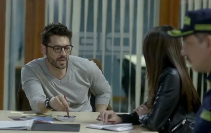 Между сенки