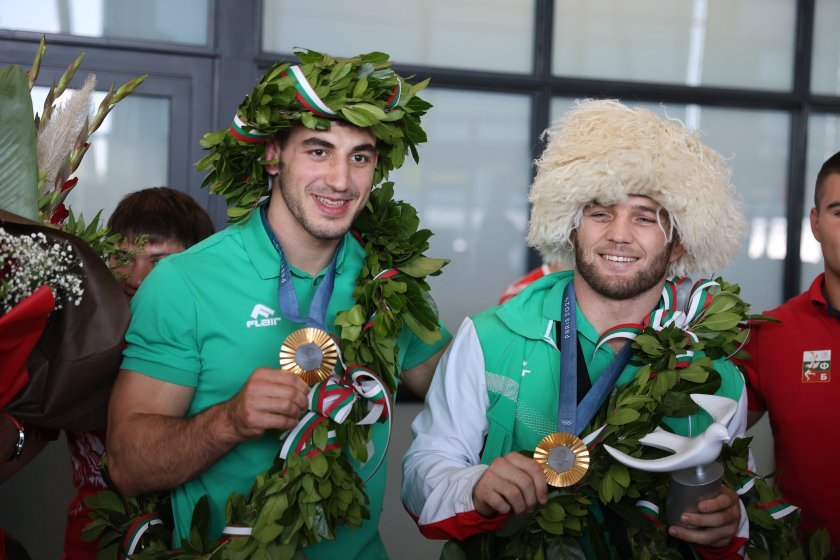 Bulgaria welcomes home Olympic champions Semen Novikov and Magomed Ramazanov