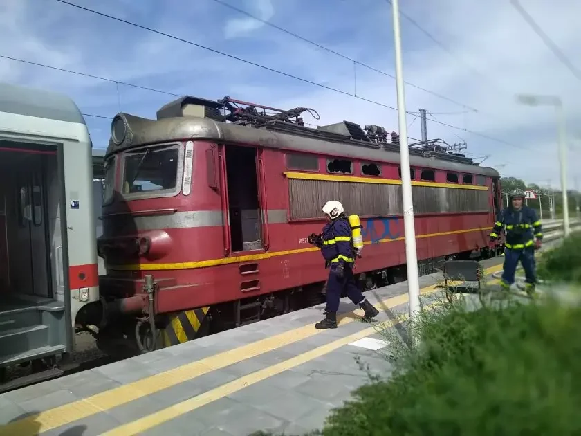 Train service disrupted along Sofia-Varna route after locomotive caught fire