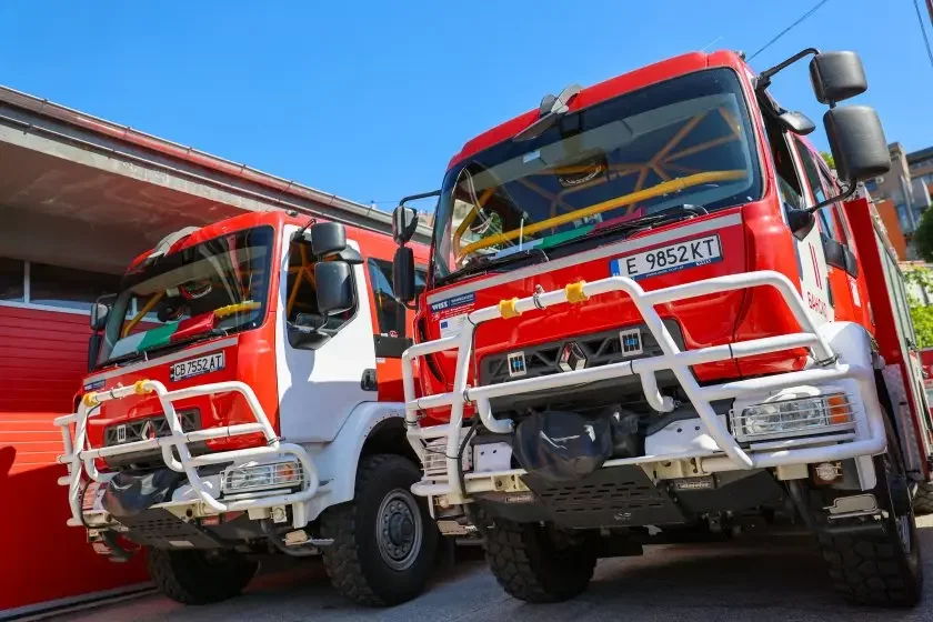 Bulgarian firefighters leave for Greece to help collegaues fight forest fires