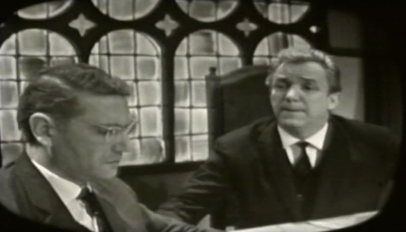 Полунощ след 5 минути