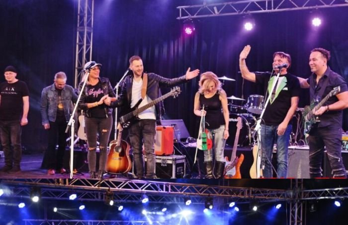 Да изпеем "Обичам те" на български