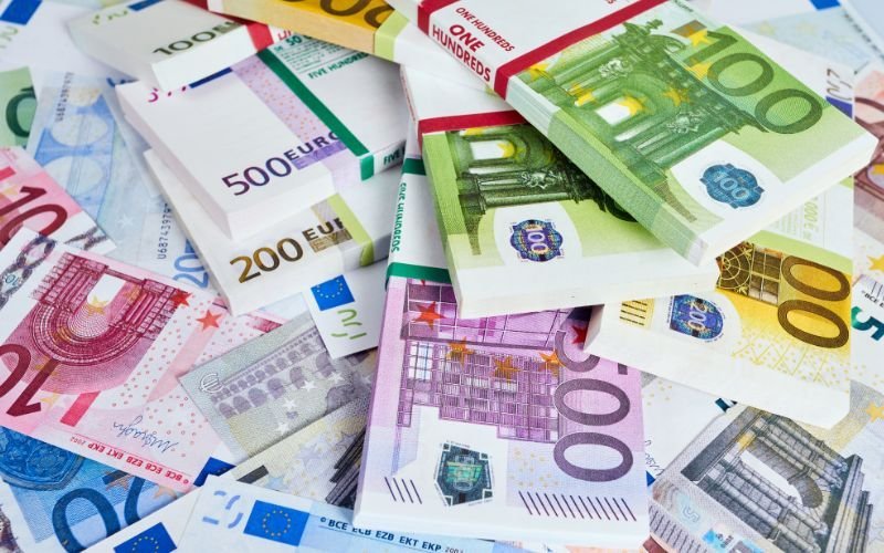 За еврото, състоянието на икономиката и новия бюджет