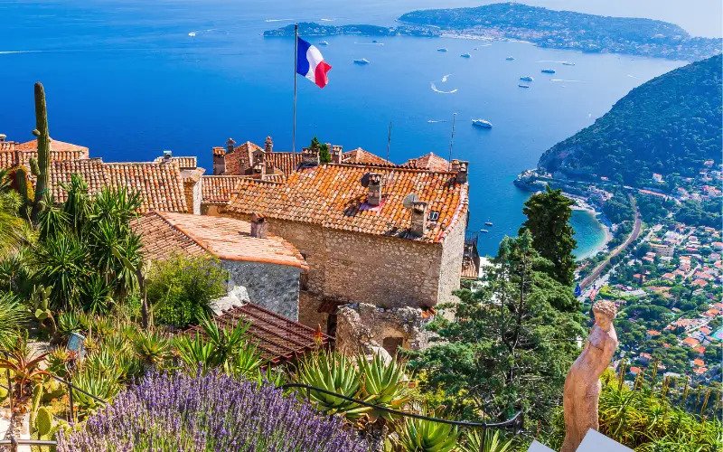 Sokaklarda mayoyla dolaşanlara para cezası 