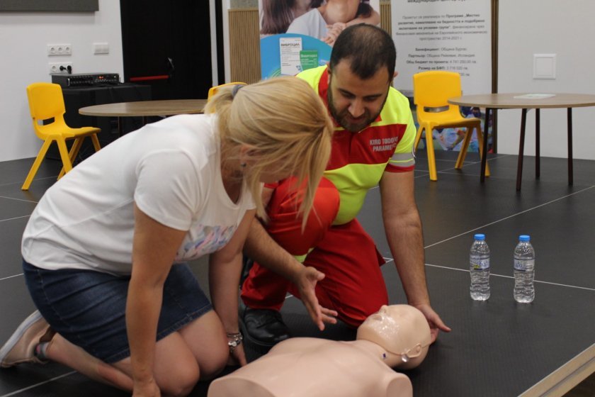 Деца научиха как да оказват първа долекарска помощ