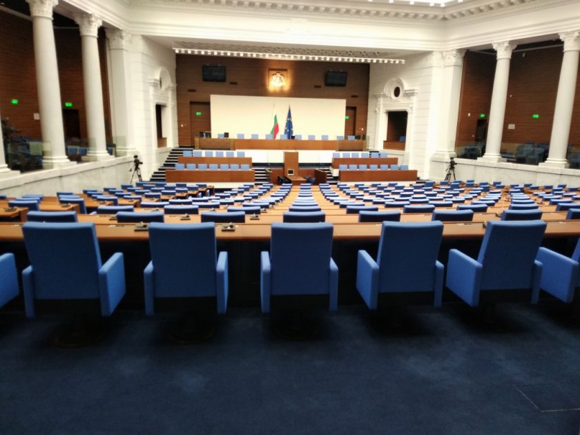 Ротацията и новото парламентарно мнозинство: Кой диктува дневния ред във властта