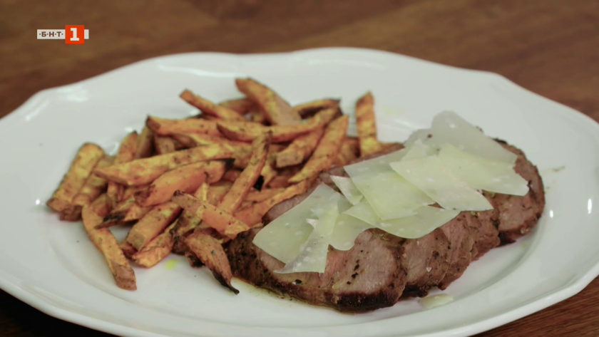 Телешко филе със сладки картофи и ябълков щрудел в бутер тесто