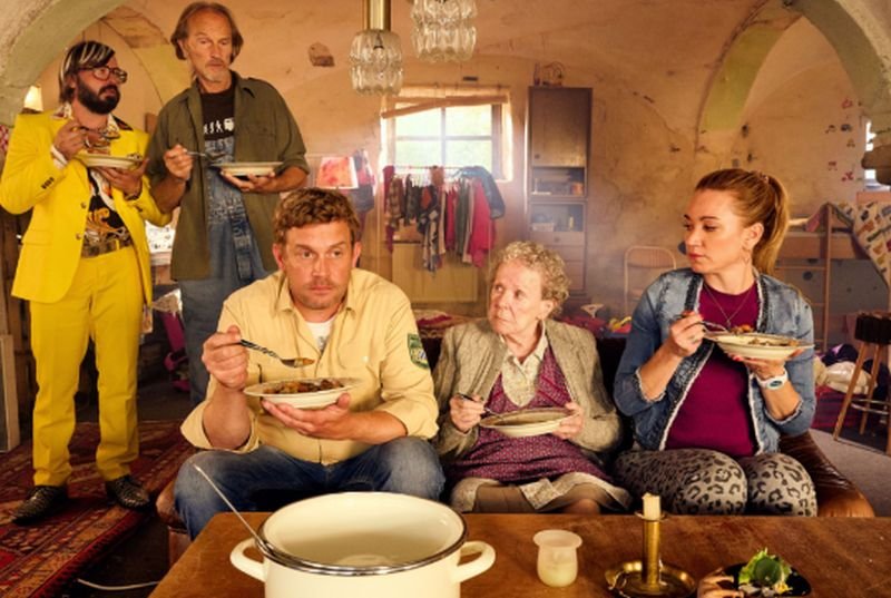 Баварска рапсодия, 9 епизод "Рандеву с еленска яхния"