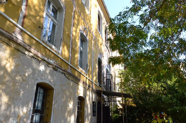 Започва ремонтът на Жълтото училище в Стария Пловдив