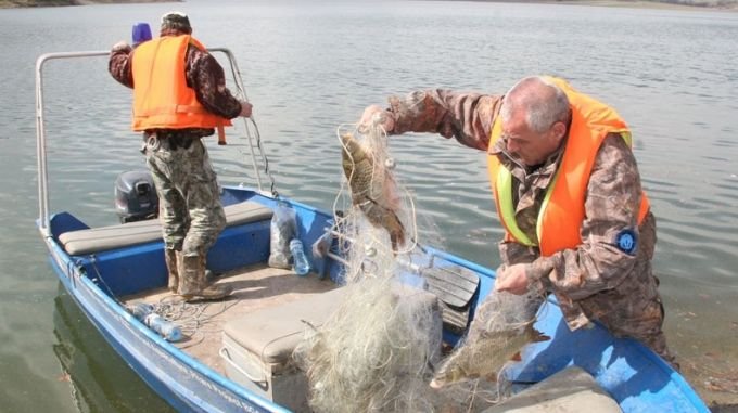 Акции срещу рибарите-бракониери край язовир Николово
