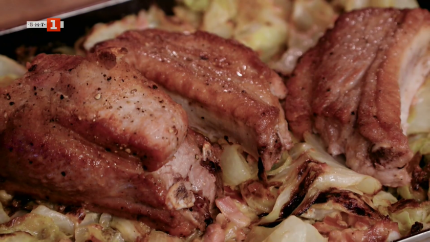 Свинско с прясно зеле и свински гювеч на тиган