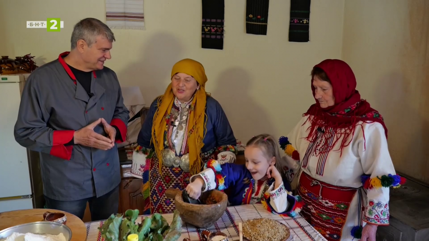 Постна баница с кромид, чорба с цвекло и топеница с орехи от с. Баничан