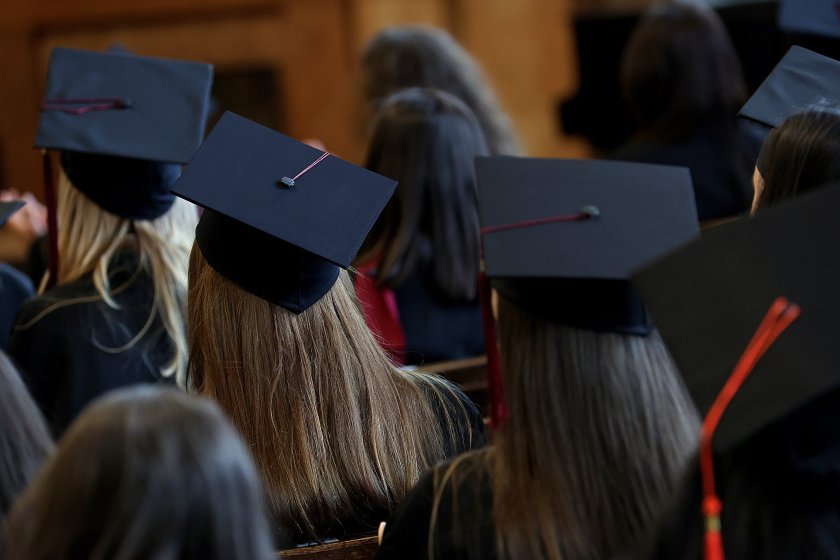 8 декември: празникът на младите и техните идеи