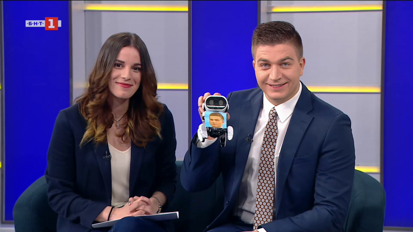 Изкуството срещу технологиите: Кучета роботи с лицата на милиардери на арт изложение