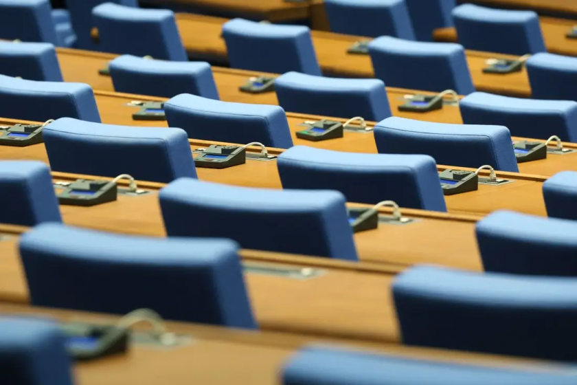 "Jelyazkov" h&uuml;k&uuml;metine y&ouml;nelik altıncı g&uuml;vensizlik &ouml;nergesi başarısız oldu