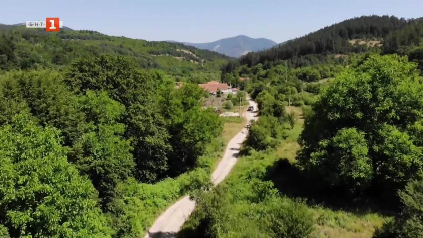 Село Стакевци – за турлашкия говор и чорапите на Илон Мъск