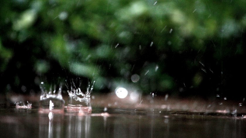 Ветровито, с почти повсеместни валежи в събота