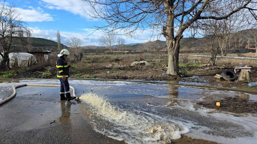 Krumovgrad'daki sel felaketinin ardından: K&ouml;pr&uuml; ve sokaklar yıkıldı, elektik ve su sıkıntıları yaşanıyor