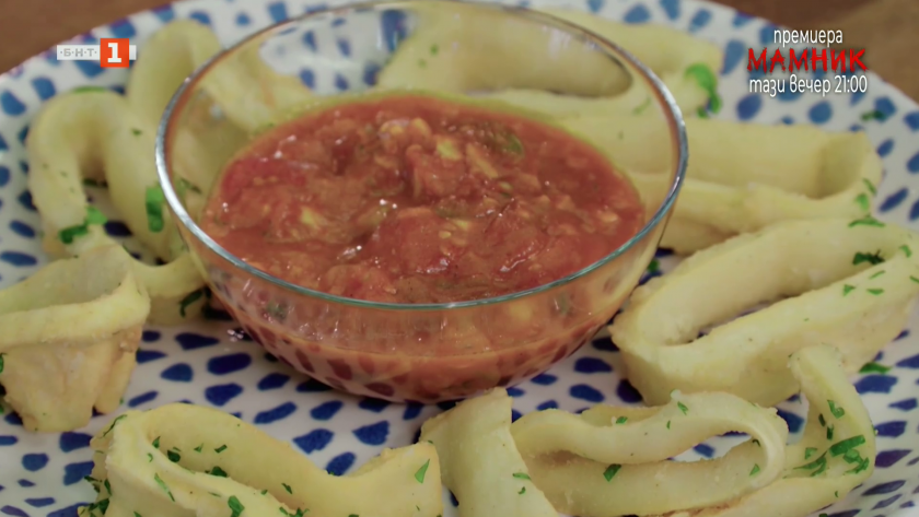 Бейби калмари с чери домати и маслини и пържени калмари със сос Маринара