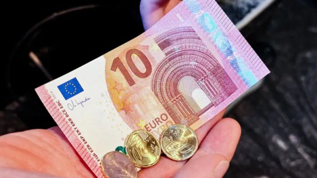 Как минава първият работен ден с новата валута по пазарите