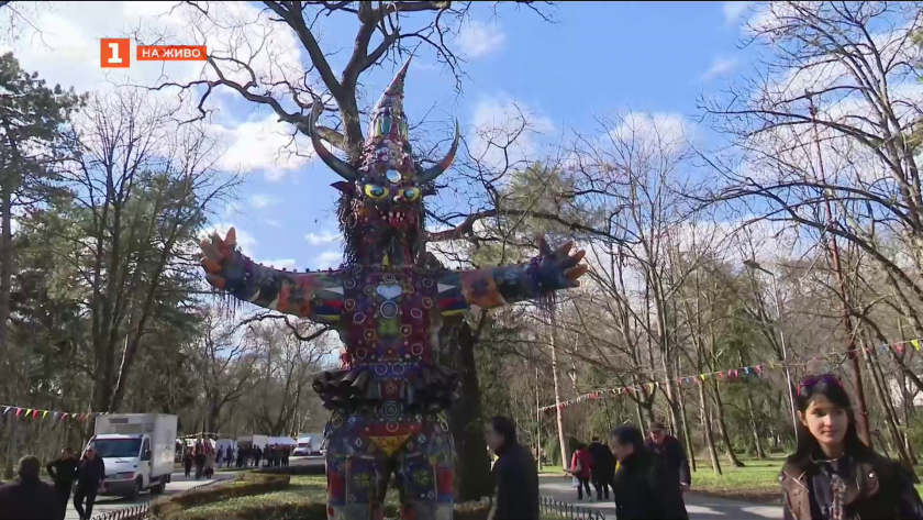 Новият символ на Кукерландия вече се извисява в парка на Ямбол