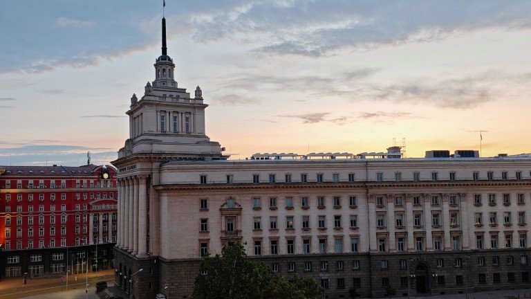 Вътрешнополитически сценарии и геополитически ходове - 11.02.2026