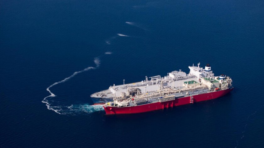 Войната в Близкия изток: Ударите, цените на горивата и външнополитическите сценарии