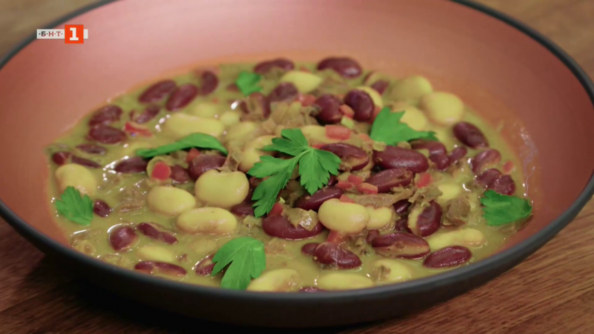 Боб яхния с къри и сушени манатарки, и печено пиле със спанак