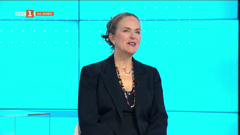 Френската писателка Аниес Дезарт за войните вчера и днес