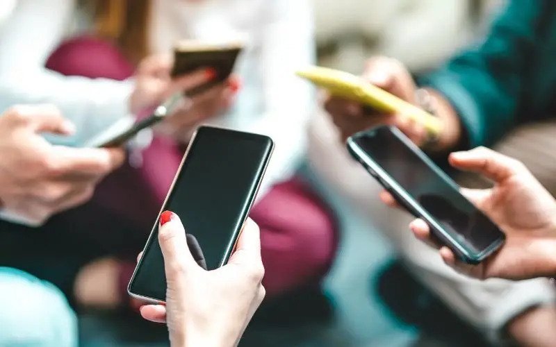 T&uuml;rkiye 15 yaş altı kişilerin sosyal medya kullanımını yasakladı