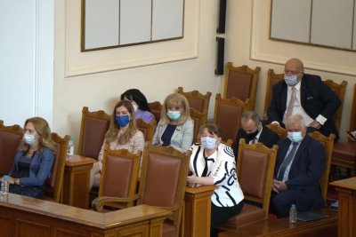 Bulgaria&rsquo;s Parliament decided that the no confidence vote will take place tomorrow