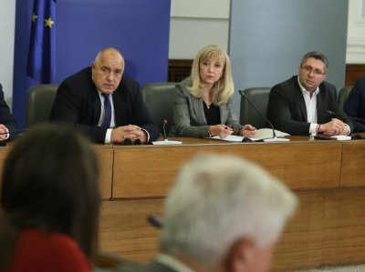 Bulgaria&rsquo;s PM, three ministers and Sevdalina Arnaudova from GERB in quarantine after contact with Covid-19 positive deputy minister