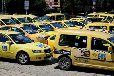 Taxi drivers staged a protest seeking tariff increase