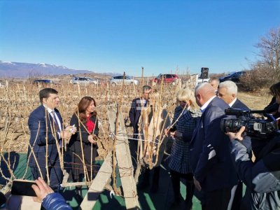 US Ambassador Herro Mustafa took part in traditional vine pruning festivities in the village of Ilindentsi