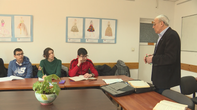 Адаптация на бежанци ученици от Украйна в благоевградски училища в „Знание.БГ“ по БНТ 2