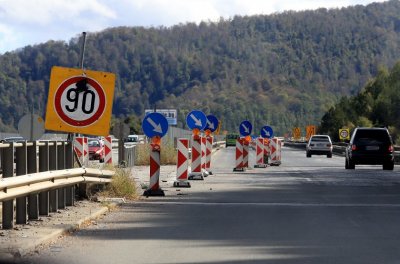 Road construction companies threaten to halt repair and maintenance works