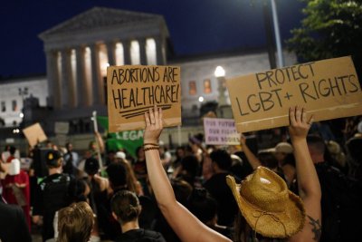 Жените в САЩ загубиха законовите гаранции за право на аборт на федерално ниво