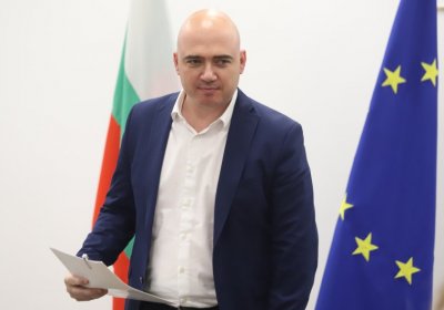 Bulgaria's Minister of Tourism invited Elon Musk to personally visit the Belogradchik Rocks