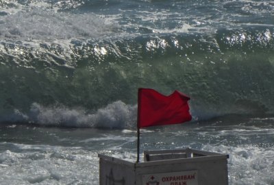 Wind and sea swell continue to gradually weaken