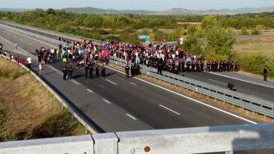 Protests of miners and energy workers cause transport chaos on Trakia motorway